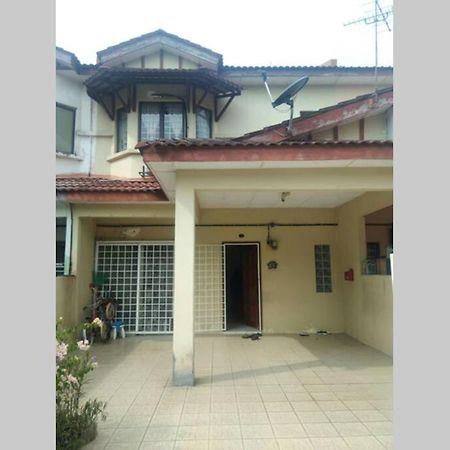 Orked Aeridina Homestay Puchong Kültér fotó