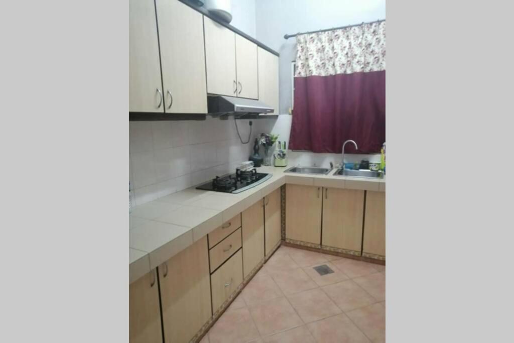 Orked Aeridina Homestay Puchong Kültér fotó