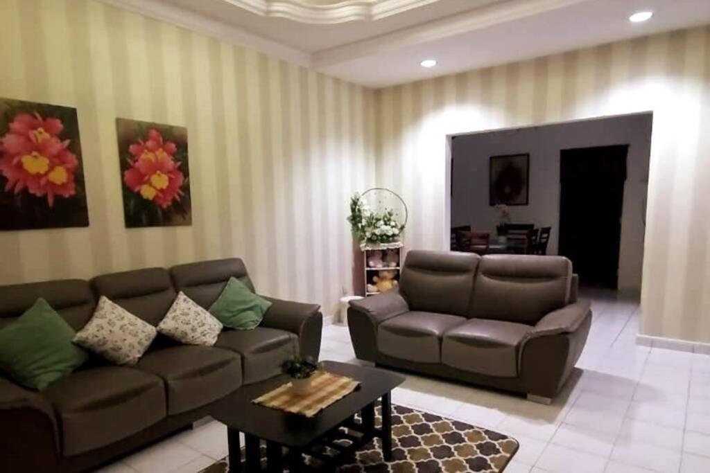 Orked Aeridina Homestay Puchong Kültér fotó